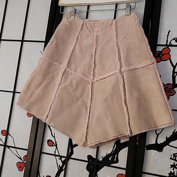 UGG Vintage Pink Leather Poncho with pockets! - Picture 2 of 11